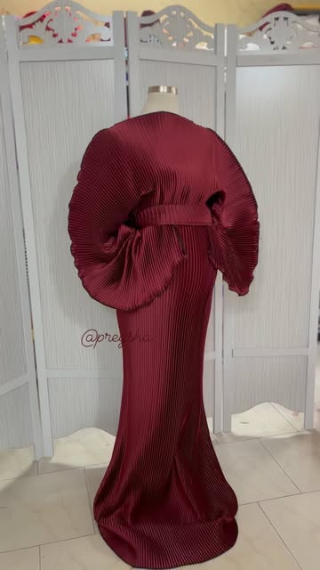 پیراهن بارداری پلیسه